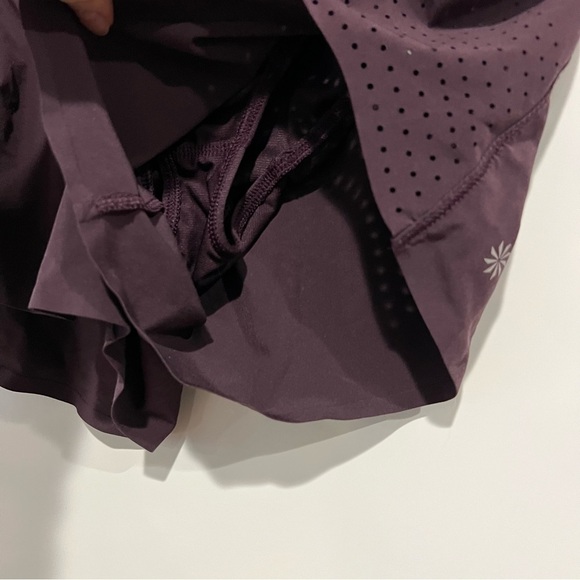 Athleta Hustle 3" Shorts Purple - Picture 4 of 6